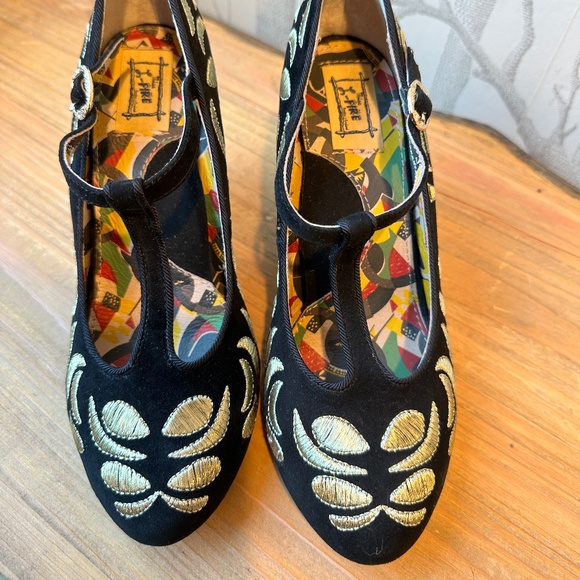 Miss L Fire Garland Stitched T-Strap Mary Jane Heels Size 7.5 EUC - Picture 3 of 5